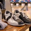 Spray désodorisant et chaussures de bowling
